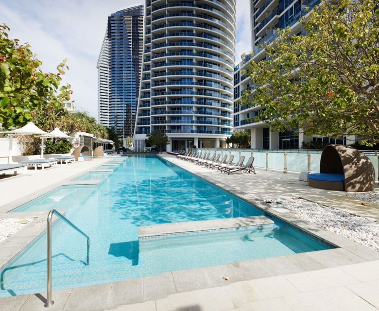 Hilton Surfers Pardise & Residences - pool