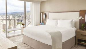 Alohilani Resort Waikiki Beach - Waikiki Mountain View King Room