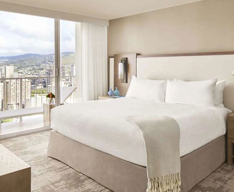 Alohilani Resort Waikiki Beach - Waikiki Mountain View King Room