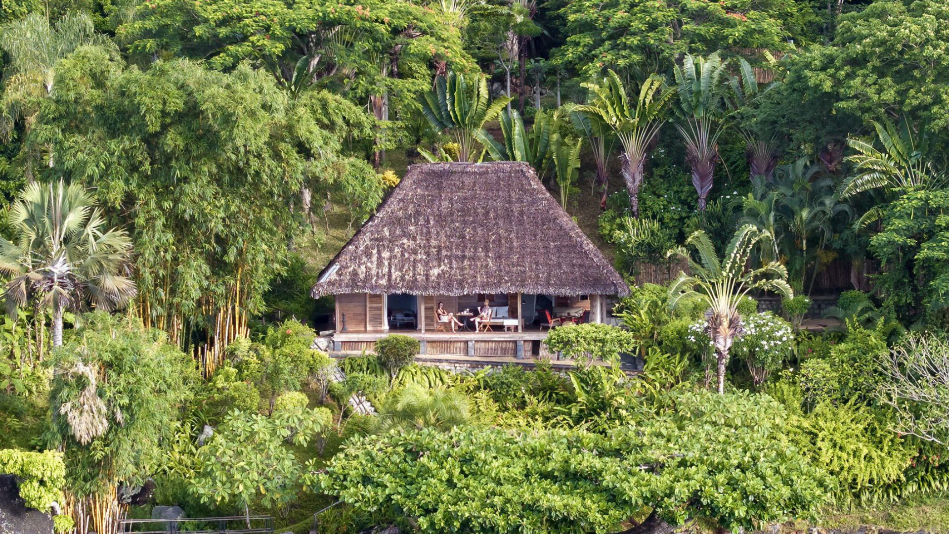Magical Madagascar - Time Tide Tsara Komba