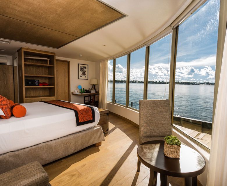 Viva Expeditions - Delfin III - Cruise Peru