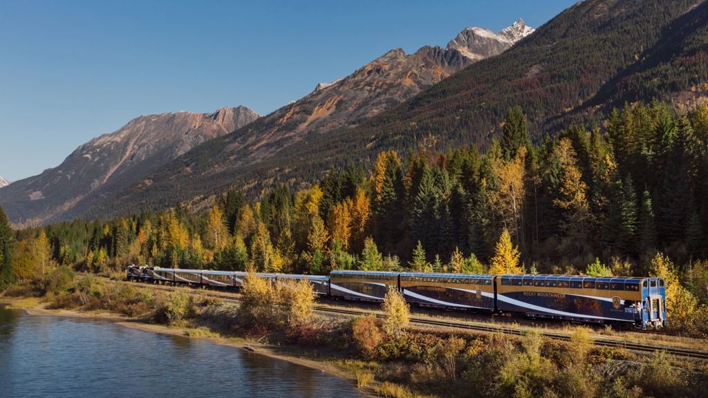 Rocky Mountaineer GoldLeaf Service