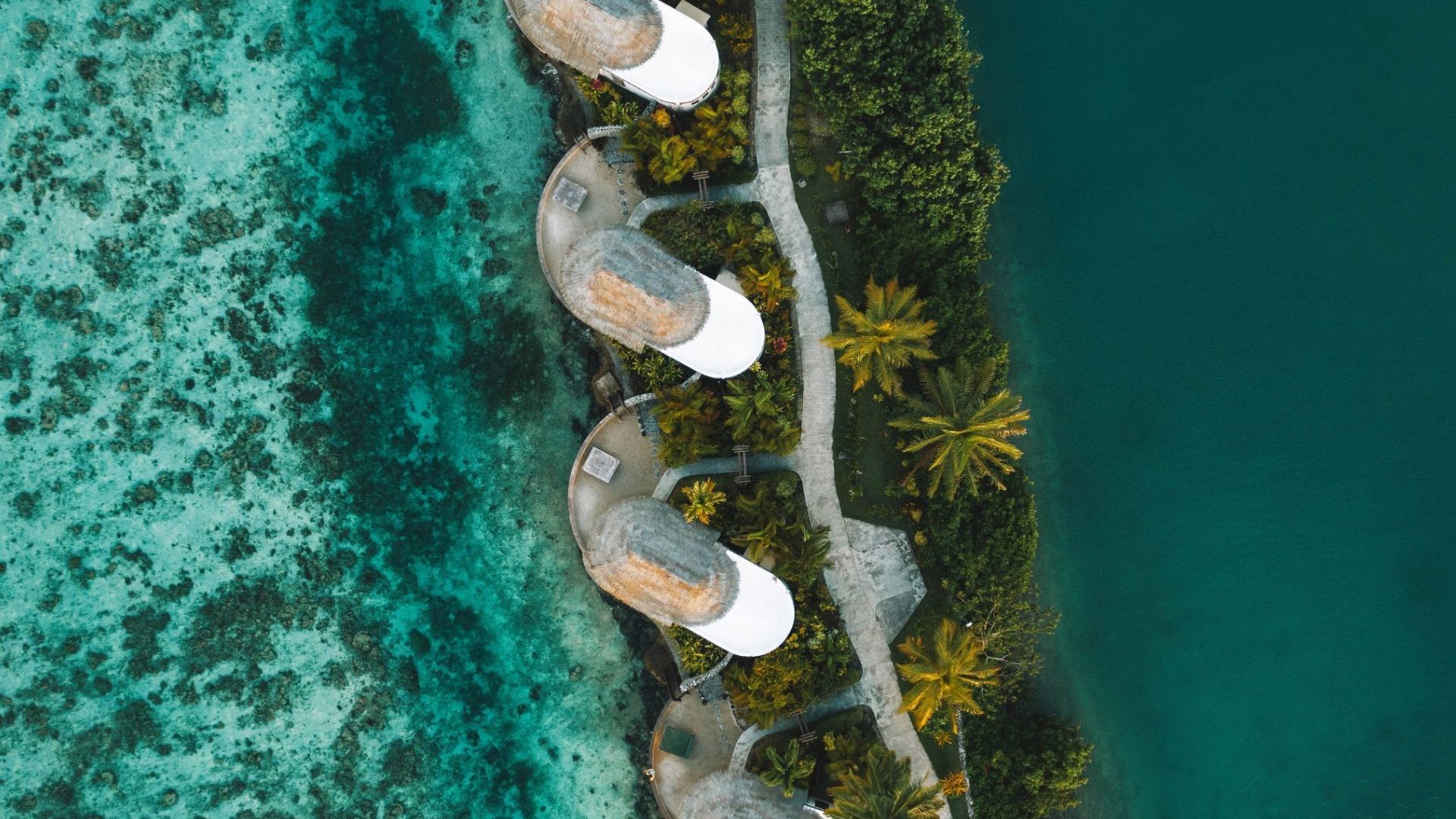 Overwater bures, Savusavu
