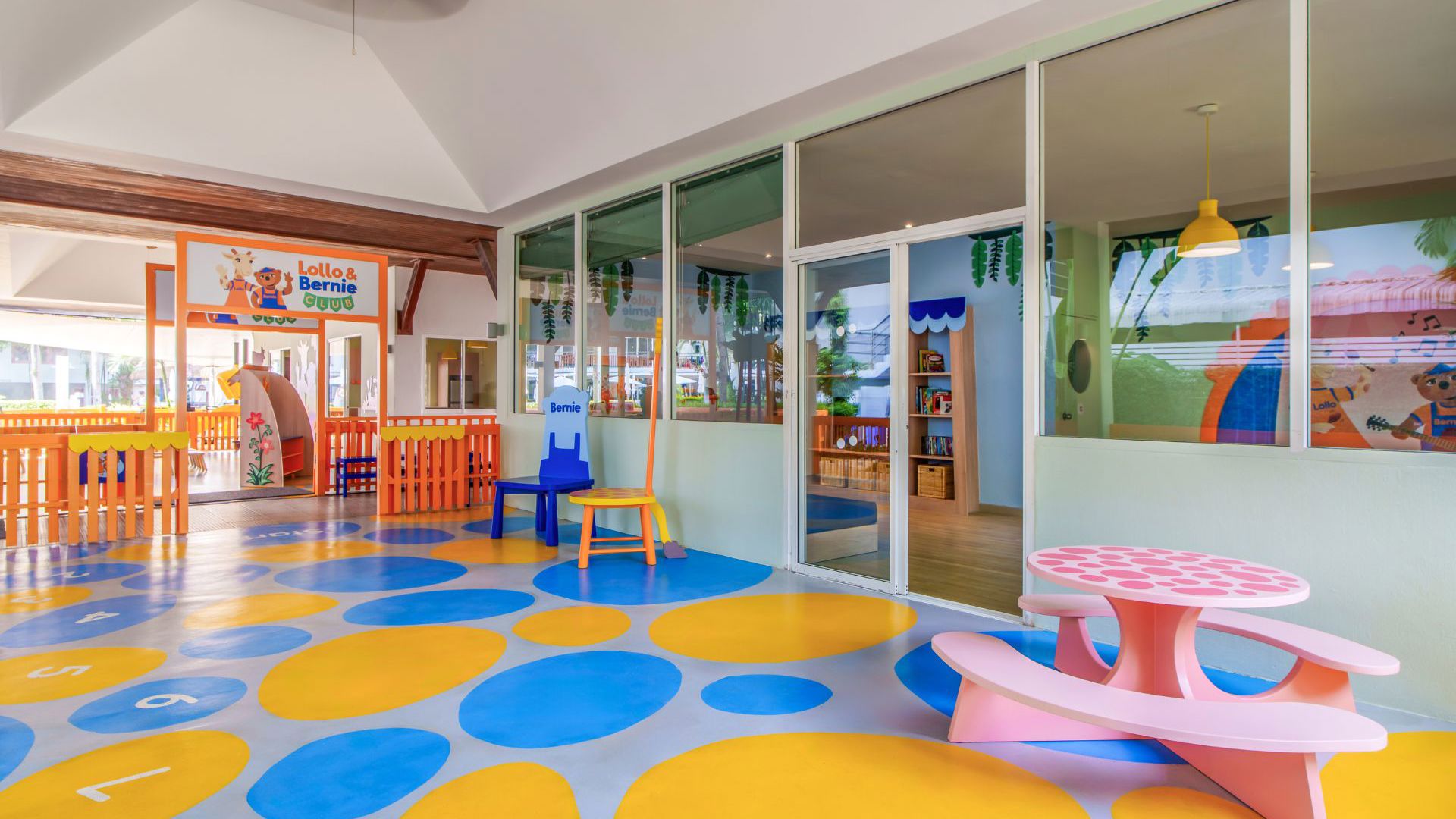 Sunwing Bangtao Beach - Lollo and Bernies Club