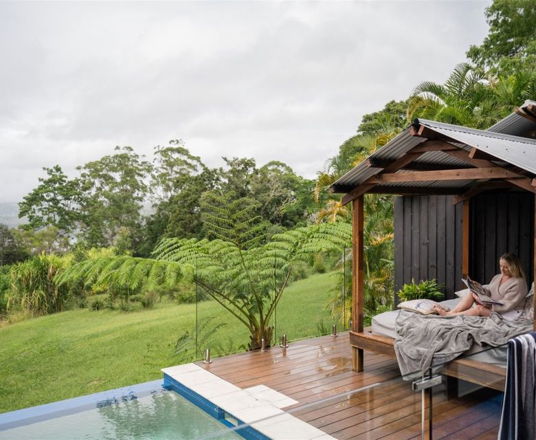 Misty View Cottages - pool