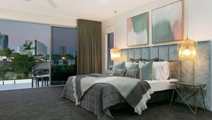 Five Bedroom Luxury Holiday Home