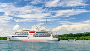 Coral Adventurer & Xplorer (10) Coral Expeditions