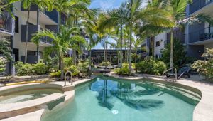 Southern Cross Atrium Apartments - pool
