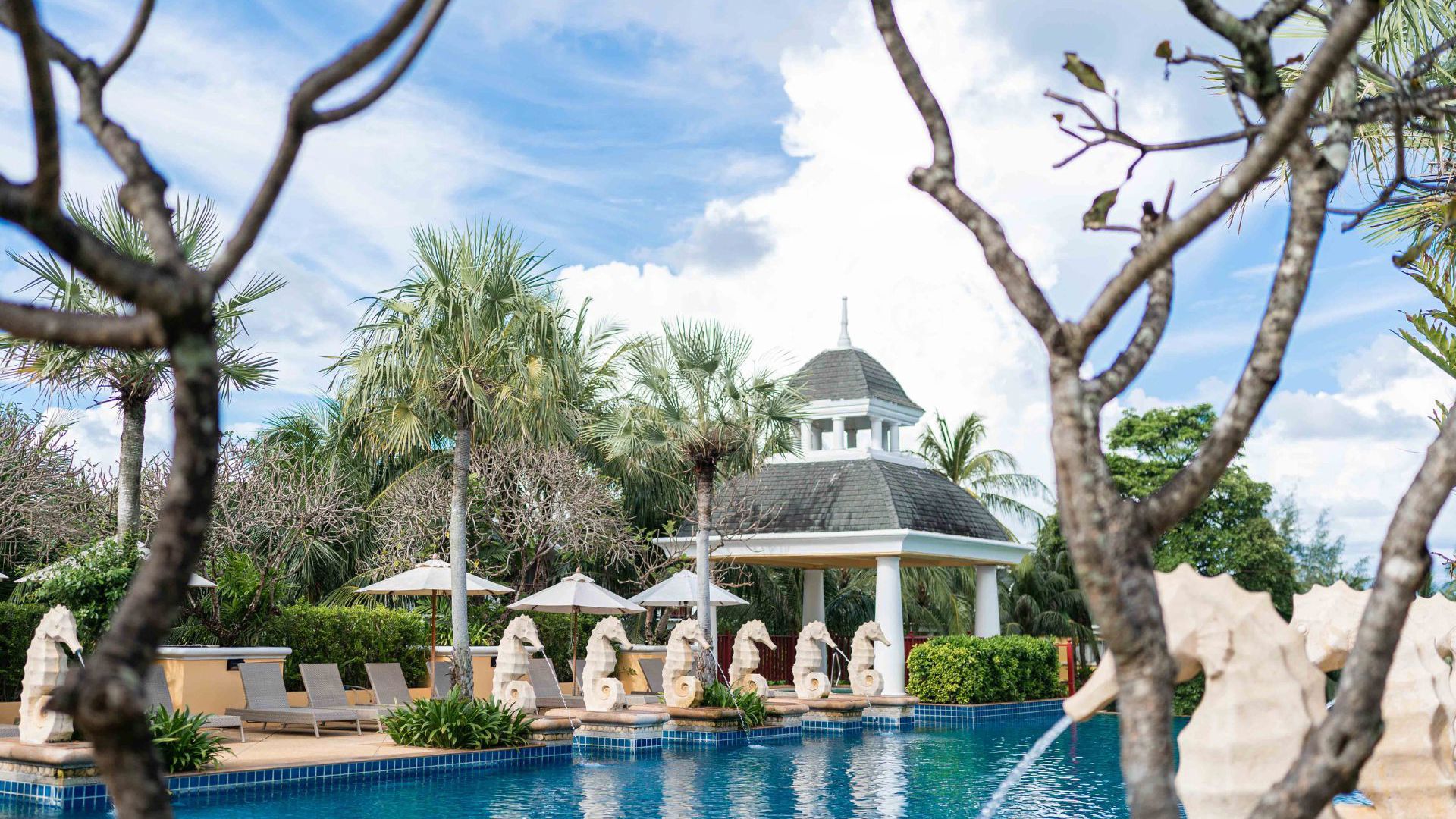 Phuket Graceland Resort & Spa - Sky Pool