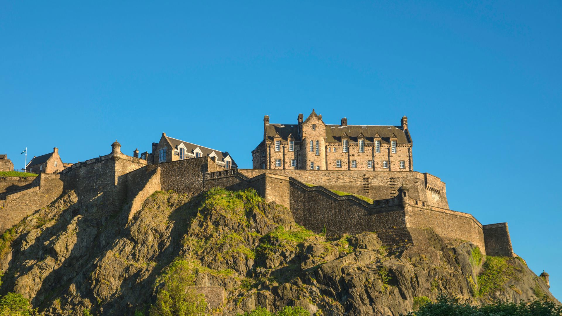 Edinburgh Castle Scotland © Visitscotland &amp; Kenny Lam