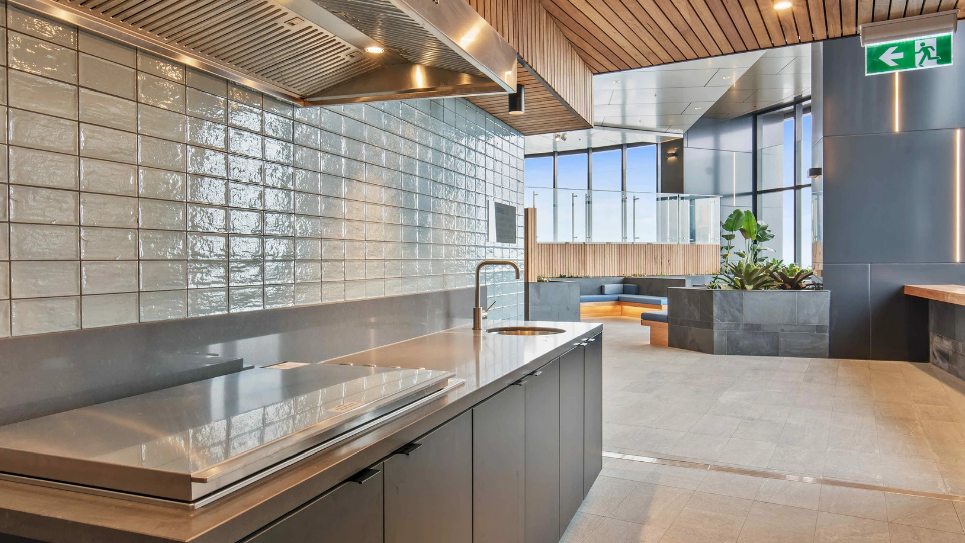CLIXX Brisbane Skytower Apartments - Rooftop BBQ