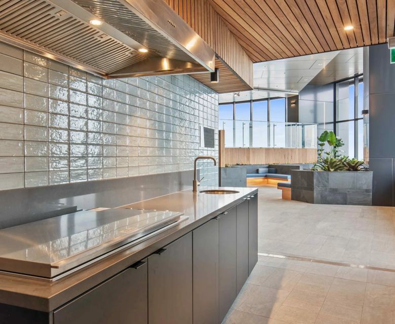 CLIXX Brisbane Skytower Apartments - Rooftop BBQ