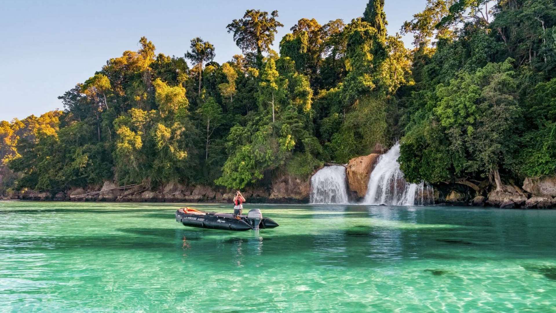 Kitikiti Waterfall, Mommon