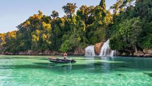Kitikiti Waterfall, Mommon