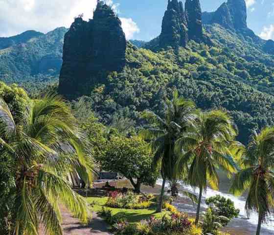 Paul Gaugin Admire The Jagged Volcanic Peaks And Palm Fringed Shores Of The Exotic Marquesas