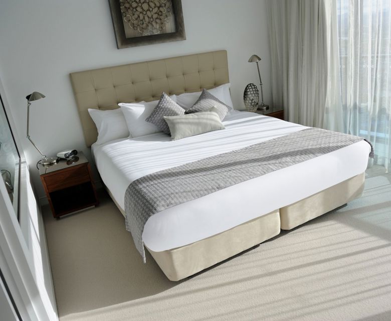 Peppers Broadbeach - bedroom