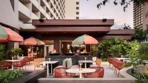 The Ambassador Hotel of Waikiki, Tapestry Collection by Hilton - Courtyard Cafe