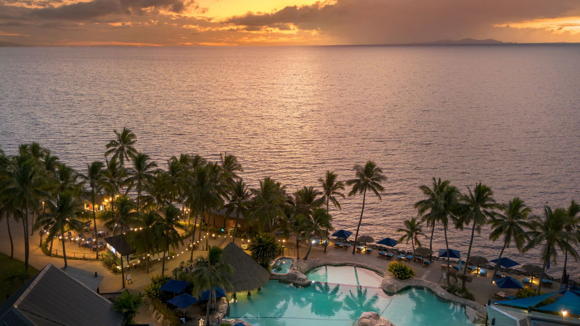 DoubleTree Resort by Hilton Hotel Fiji - Sonaisali Island - sunset