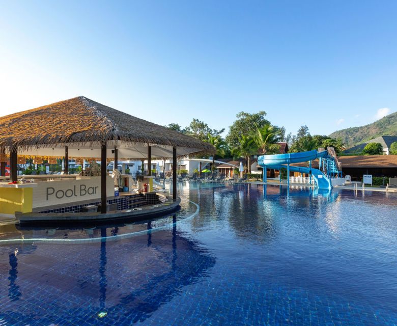 Sunwing Kamala Beach - Pool Bar