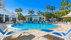 Bel Air on Broadbeach - pool 3