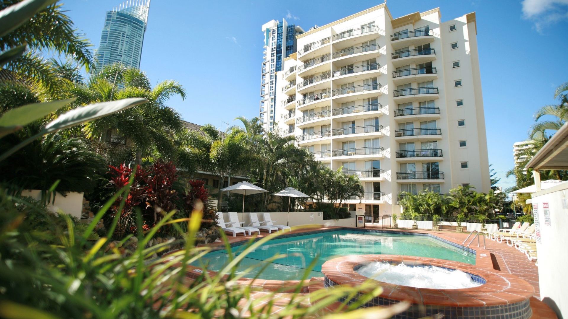 Palazzo Colonnades Pool Overview