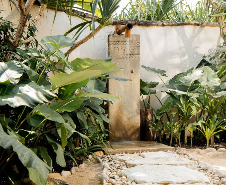 NIHI Sumba - Lantoro Outdoor Shower