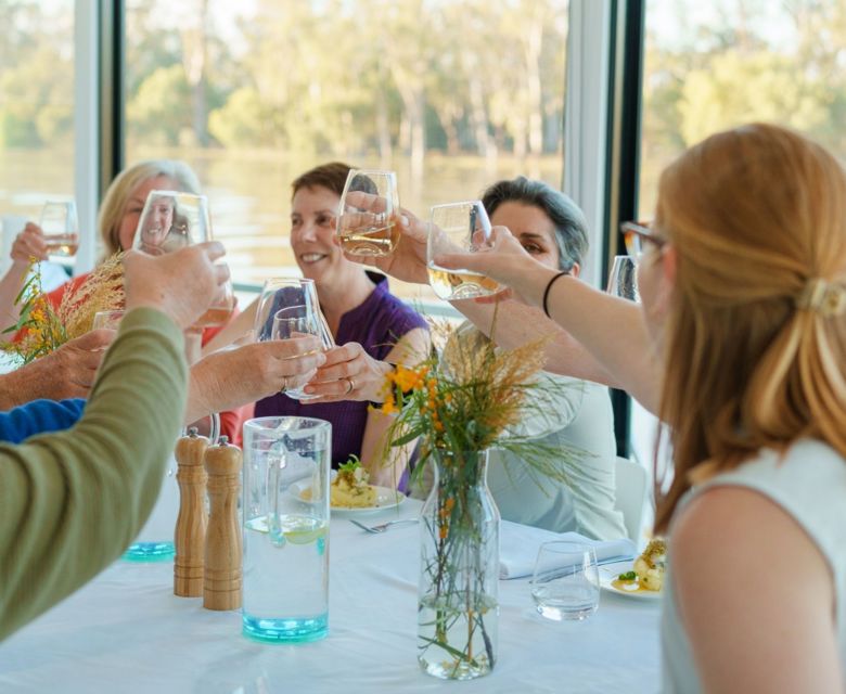Houseboat Dining CR Murray River Trails