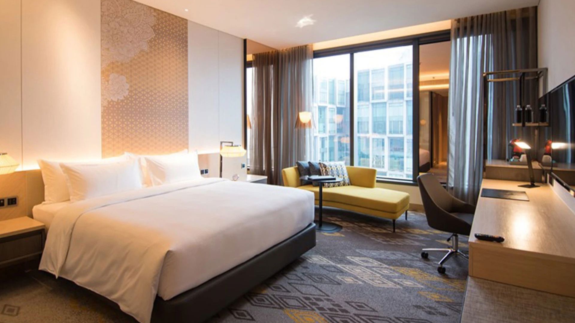 EQ Kuala Lumpur - Deluxe King Room