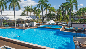 Shangri-La The Marina, Cairns - Pool