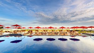 HIlton Beach Resort - adults only pool