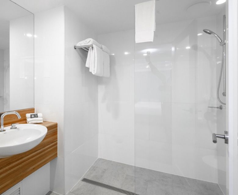 Novotel Sunshine Coast Resort Bathroom
