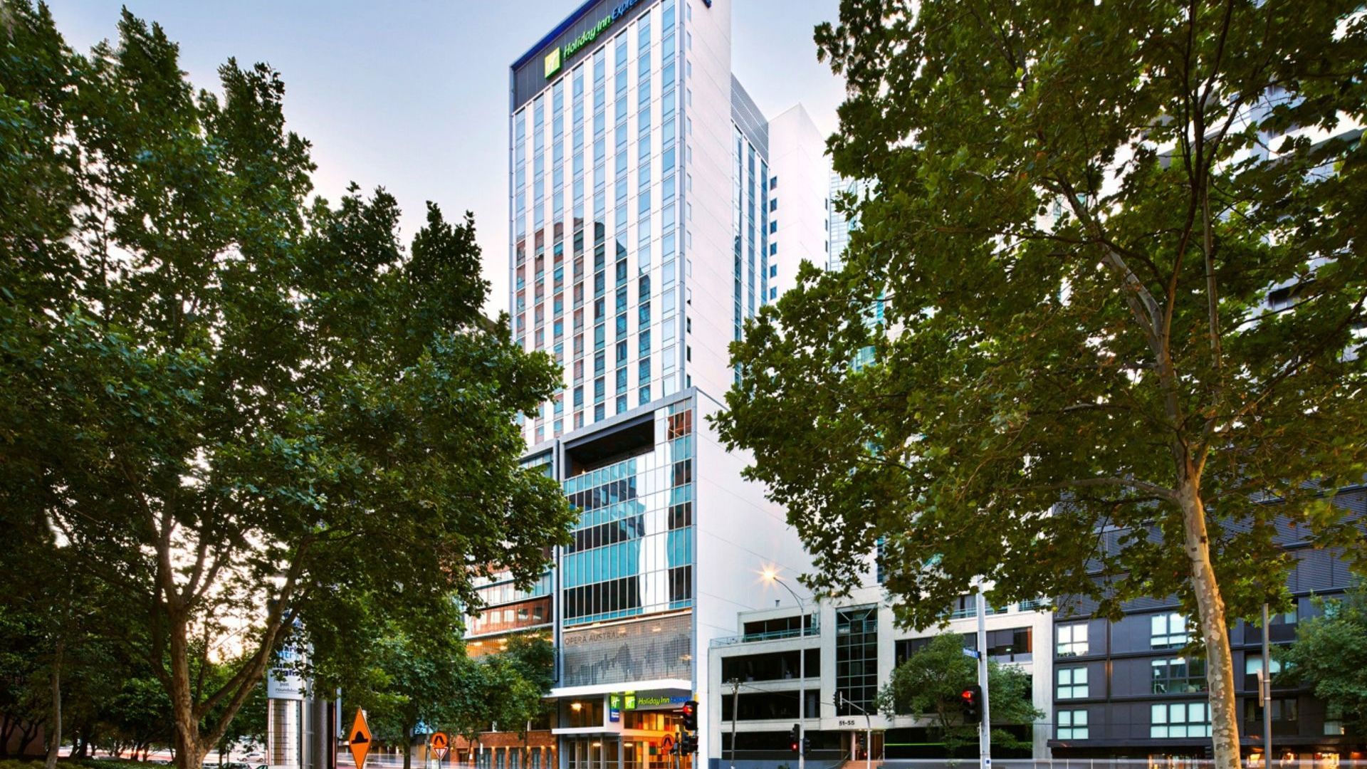 Holiday Inn Express Melbourne Southbank - Exterior
