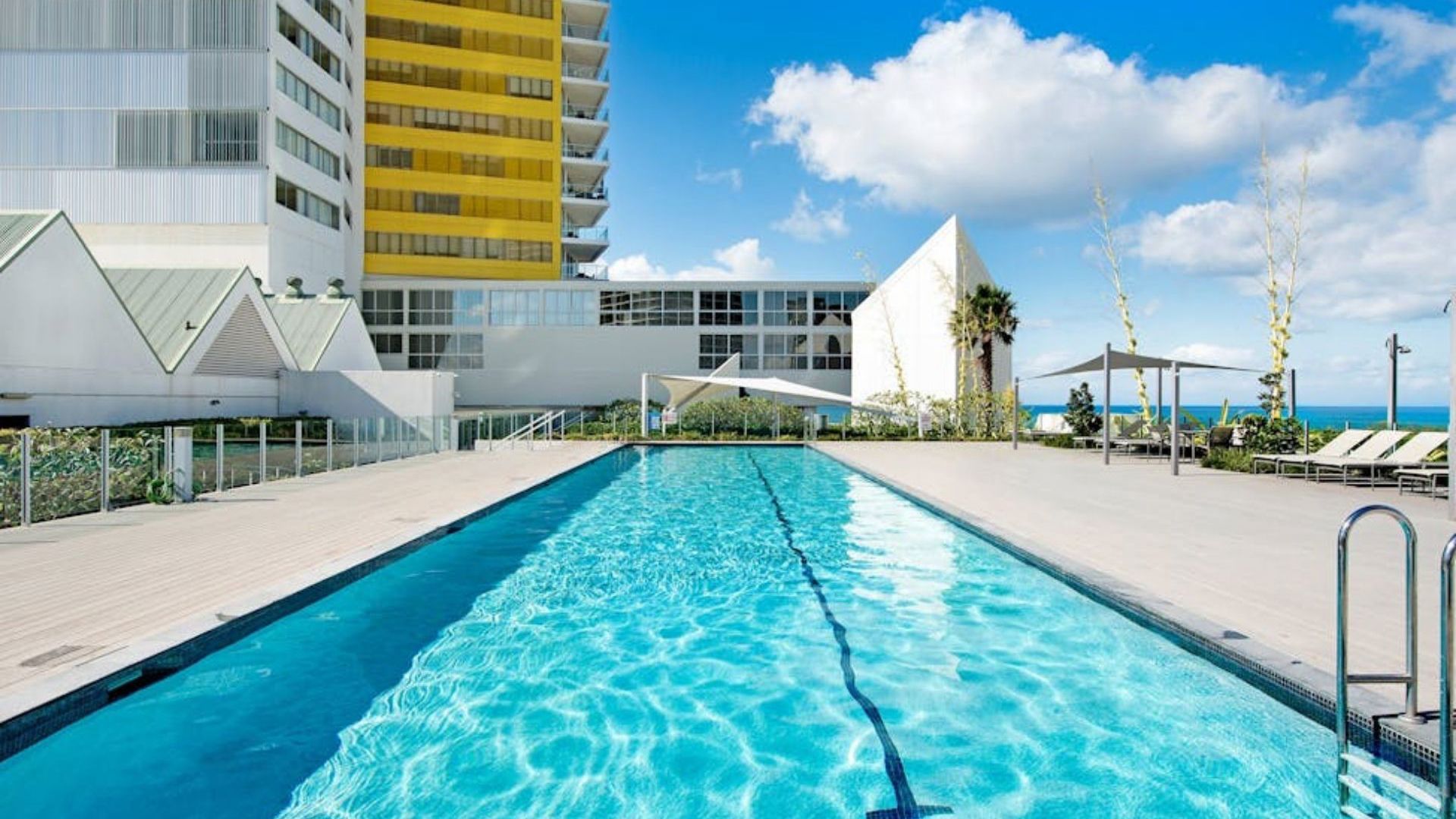 ULTIQA AIr on Broadbeach -  pool