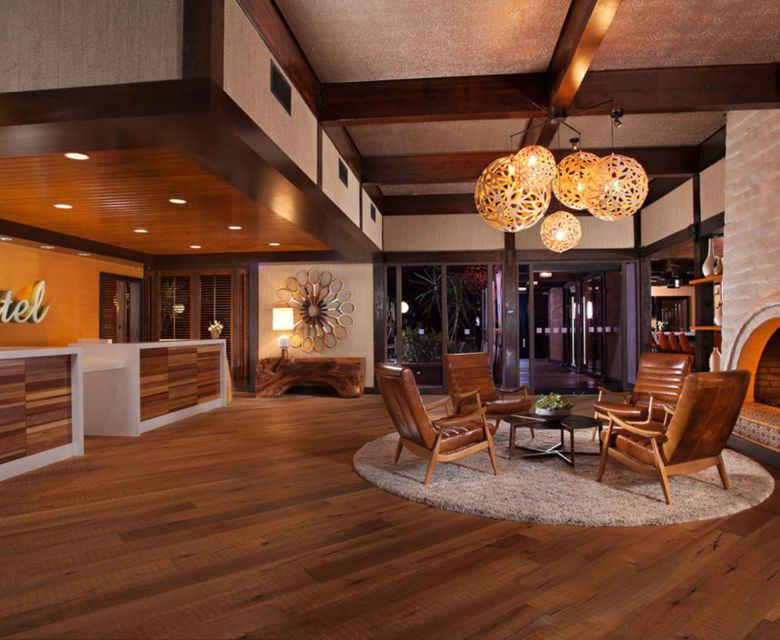 The Garland - Lobby