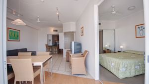 Rolling Surf Resort Apartment