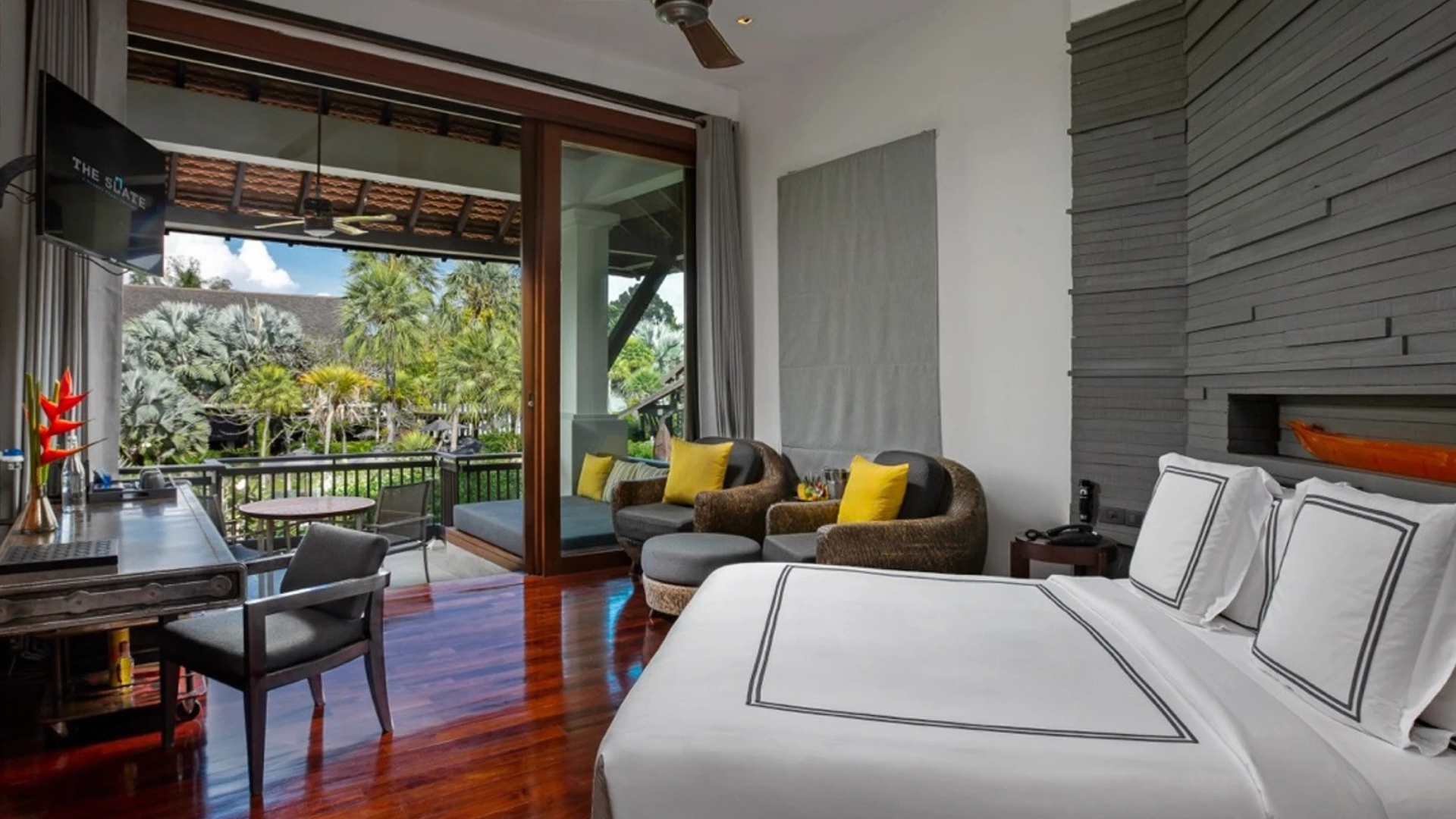 The Slate Phuket - Pearl Bed Suite