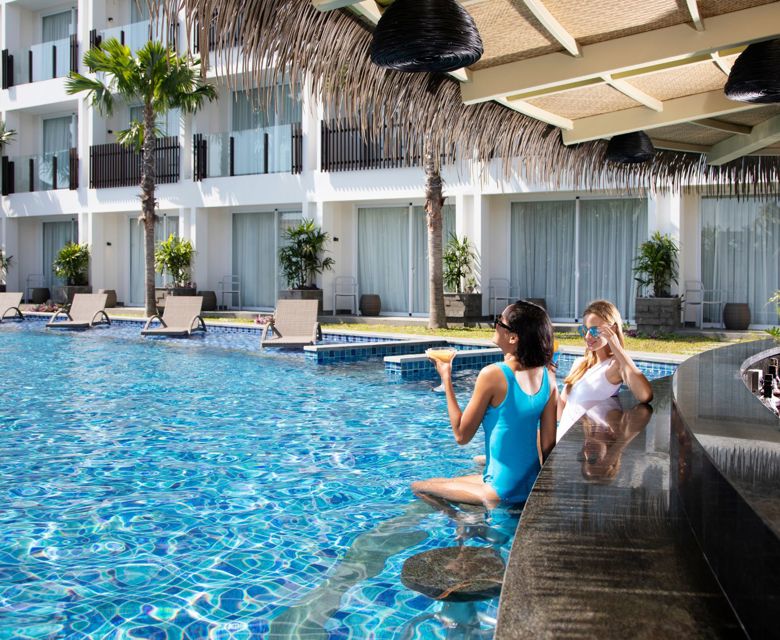 Fairfield by Marriott Bali - Poolside Bar