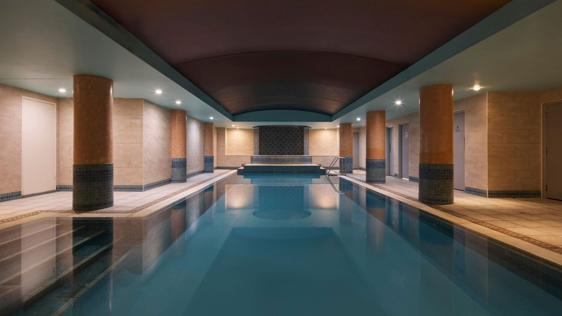 Rydges Darling Square Pool