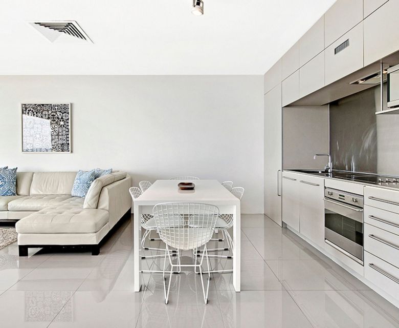 ULTIQA Air on Broadbeach - kitchen
