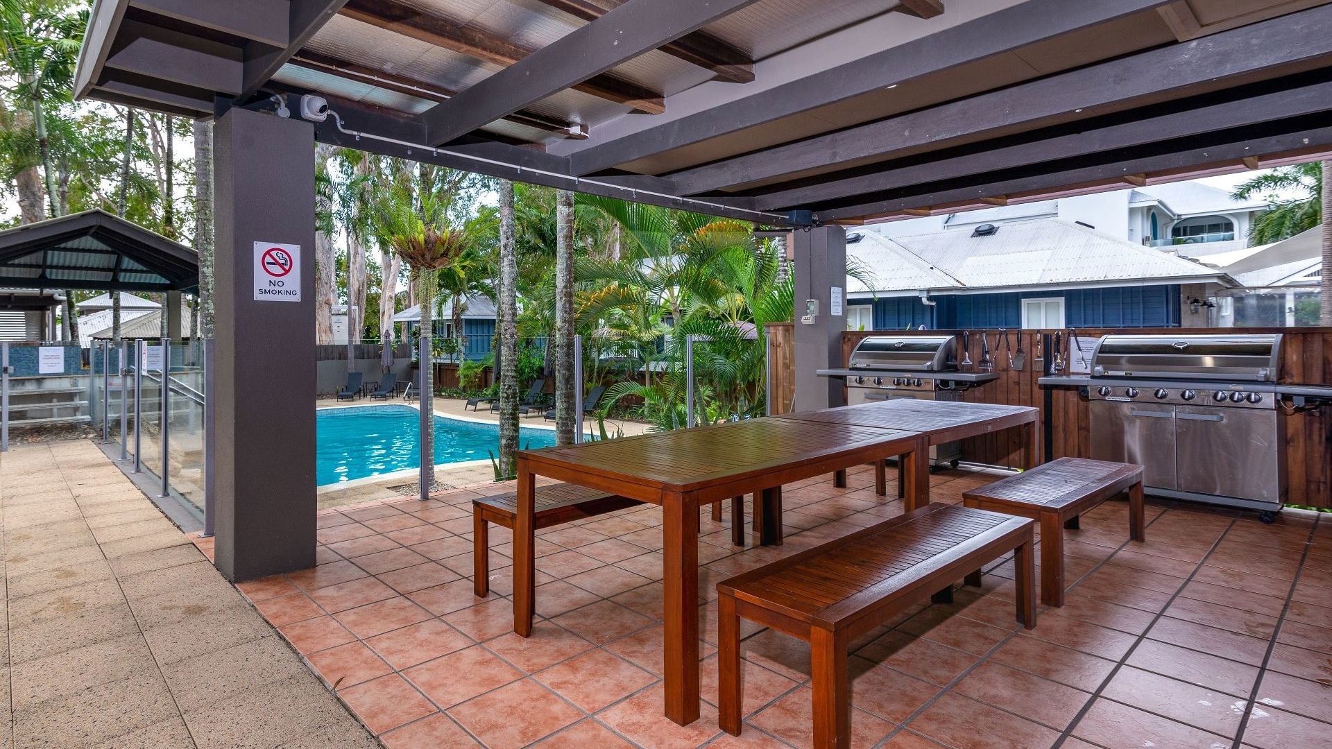 Paradise on the beach - bbq area