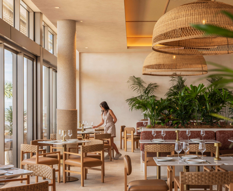 Avani Mooloolaba Beach Hotel - restaurant