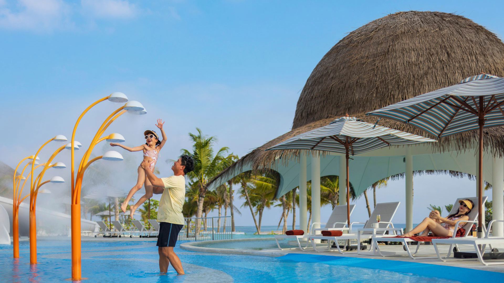 Centara Mirage Lagoon - Kids at play