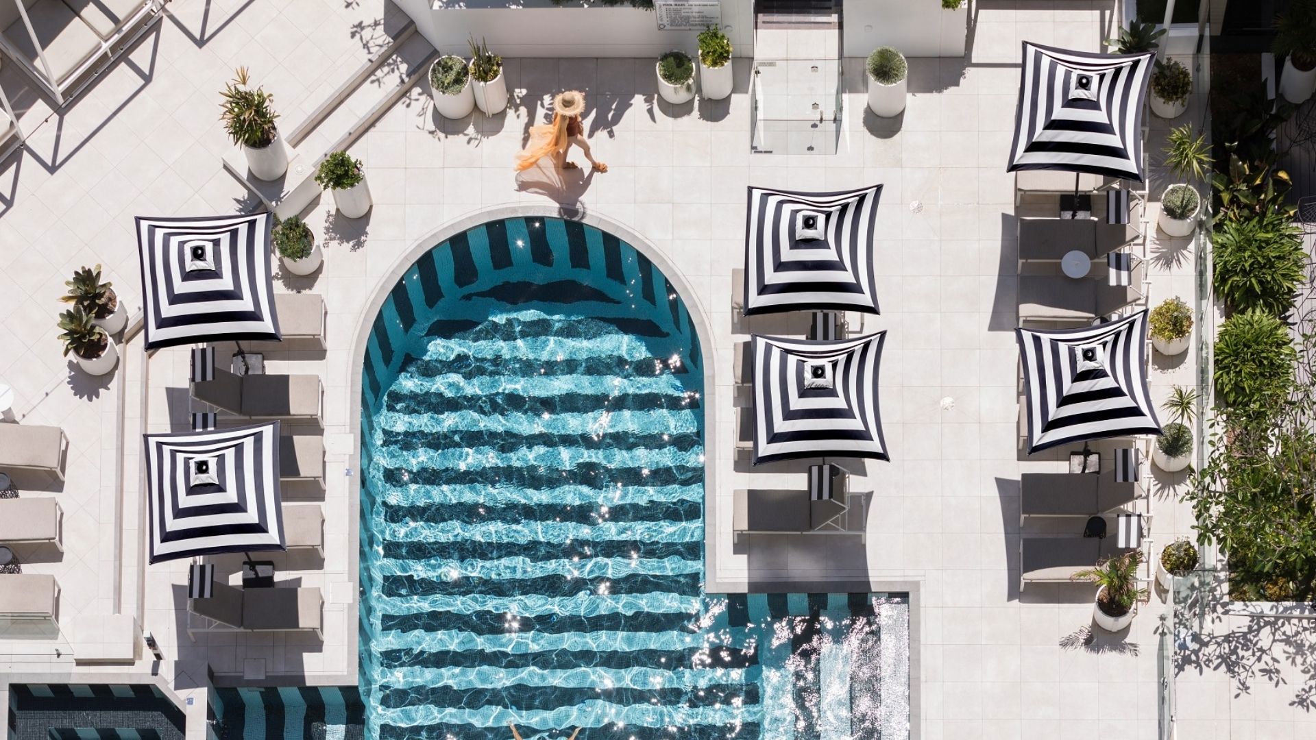 QT Gold Coast Outdoor Pool 