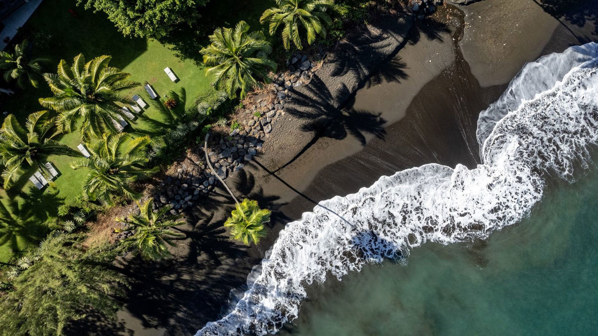 Le Tahiti by Pearl Resort - black sand beach
