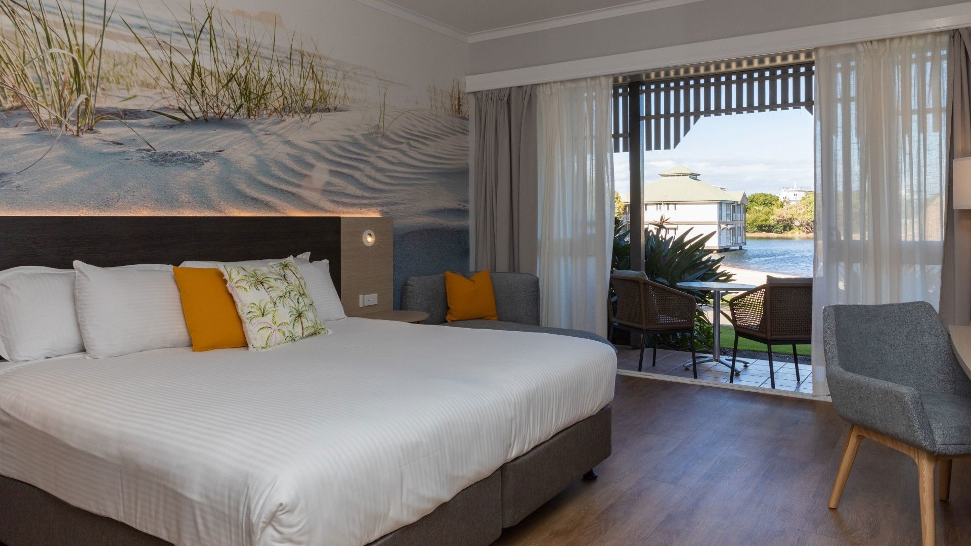 Novotel Sunshine Coast Resort Bedroom