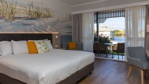Novotel Sunshine Coast Resort Bedroom