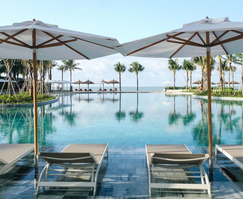 Dhawa Ho Tram - Pool View