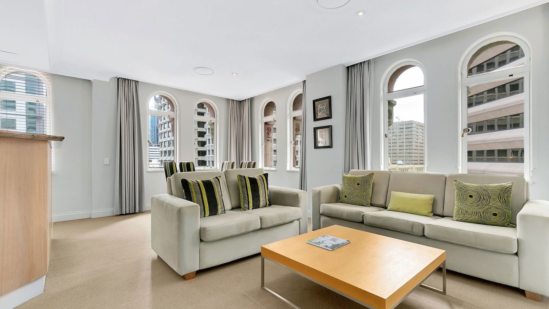 The Manor Apartment Hotel - lounge