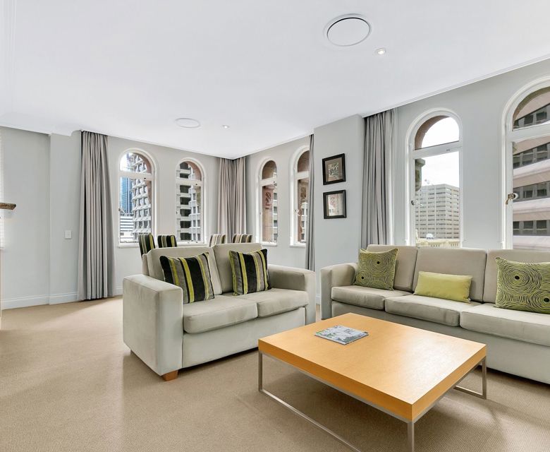 The Manor Apartment Hotel - lounge