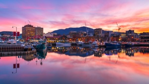 136474 2 Hobart Waterfront At Sunset CR Luke Tscharke